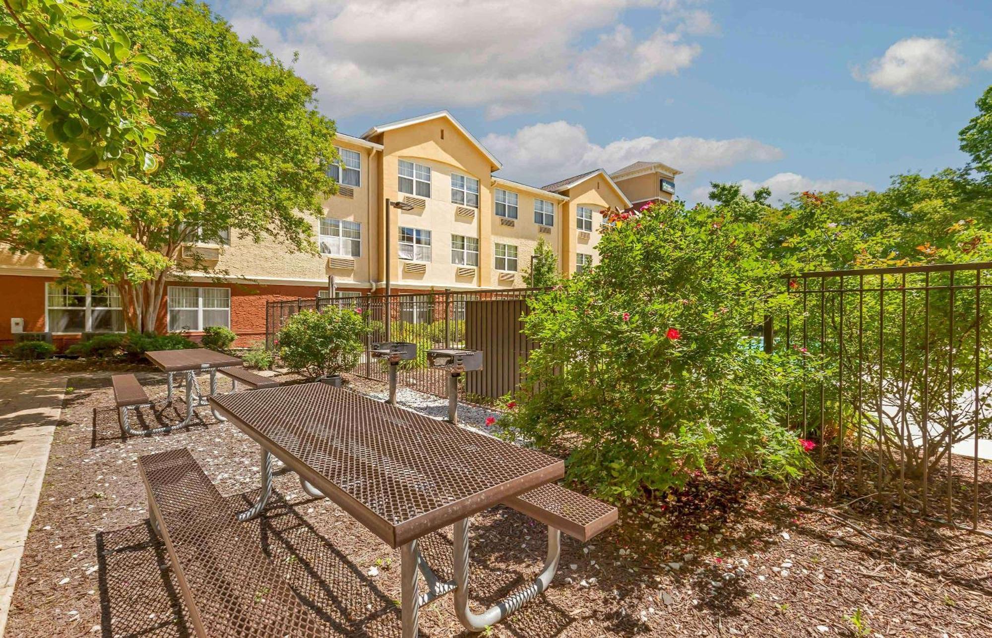 Extended Stay America Suites - Raleigh - Rtp - 4919 Miami Blvd Durham Dış mekan fotoğraf